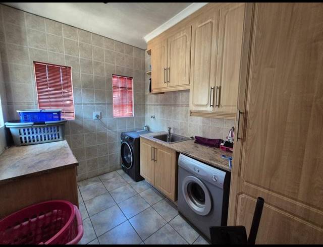 3 BEDROOM HOUSE FOR SALE IN BRACKENHURST